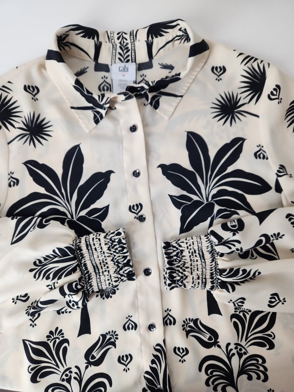 CABI Marrakesh Blouse Cream Black palm tropical floral borders  Sz M #6625 - Picture 5 of 13